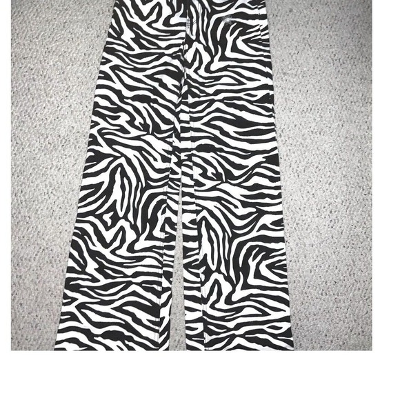 H&M Denim - Zebra Sz 2‎ H&M flared jeans animal print casual denim